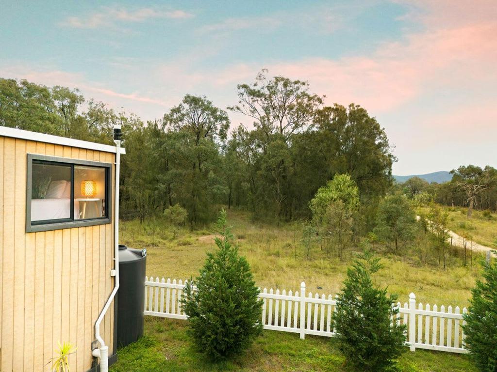 Yellow Rock Views By Tiny Away Broke Exterior foto